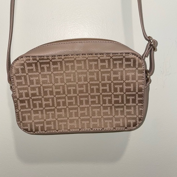 Tommy Hilfiger Crossbody Purse - Picture 2 of 4